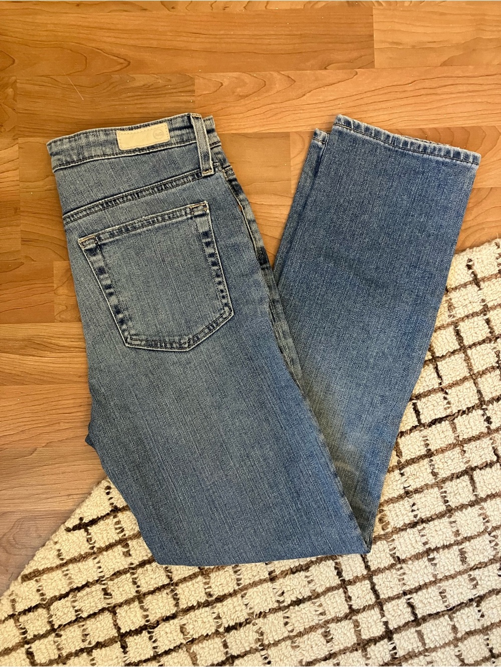 Like New AG Light Mid Wash Isabelle High Rise Straight Cropped 27R